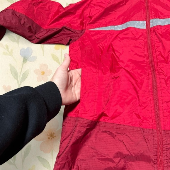 L.L. Bean Two-Tone Red Windbreaker Jacket (Youth 14–16) - Picture 3 of 8